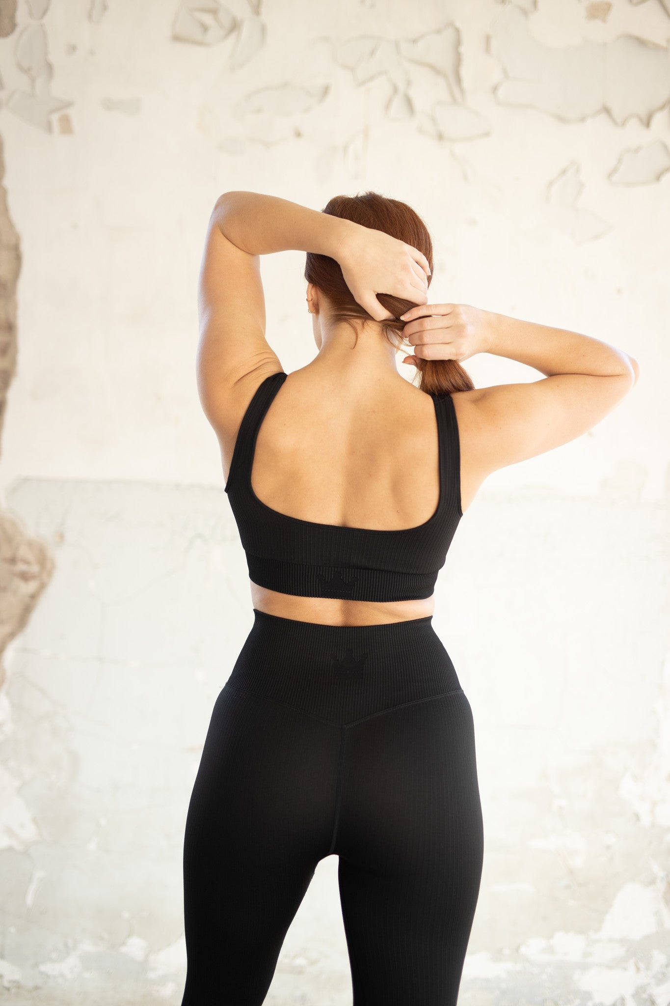 Ribbed Seamless Sports Bra - Black